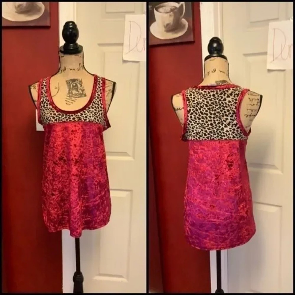 sunshine & rodeos velvet top size small